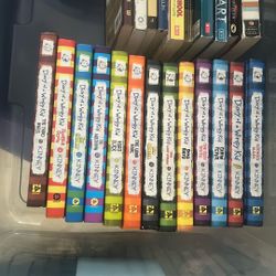 Kids Books “Diary Of A Wimpy Kid Collection Of 13 Books