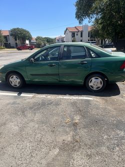 2002 Ford Focus LX/2002 Ford Focus SE