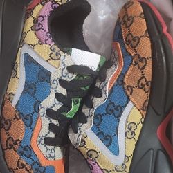 Pre Owned Gucci Sneakers