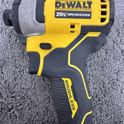 DeWalt  Cordless 1/4 Impact Drill With Battery