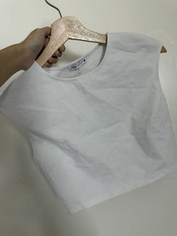 White Sleeveless Crop Top – Size S