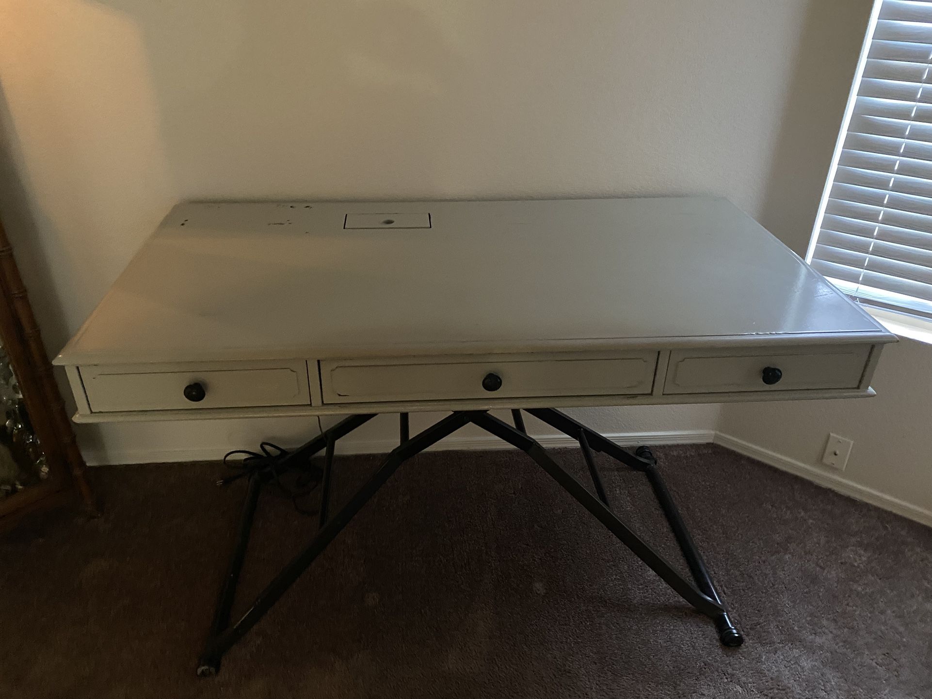 Electric Work Desk And Lounge Chair