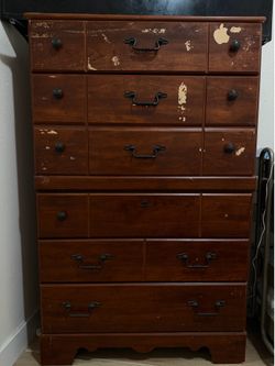 5 drawer Dresser