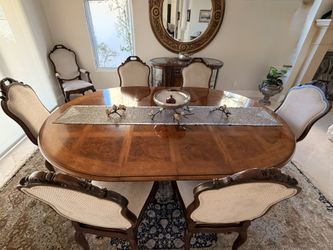 Henredon Italian Provincial Carved Walnut and Burl Wood Pedestal Dining Table
