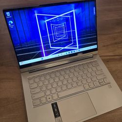 Lenovo Yoga 9 14" (2022) Touchscreen 2-in-1 - i7 / 16GB / 512GB 