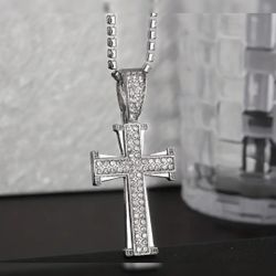 New 1pc Shiny Micro Ice Crystal Zircon Cross Pendant Religious Christian Necklace, Fashion Fashion Party Christmas Jewelry Gifts For Men And Women🙏🏻