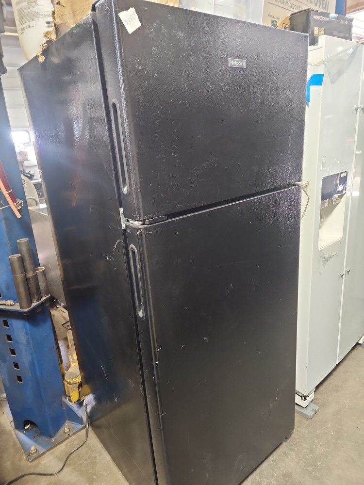 Hotpoint Rfrigerator/Top Freezer
