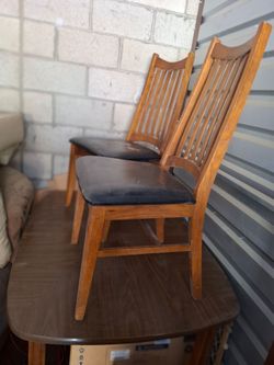 Dining table and 4 chairs