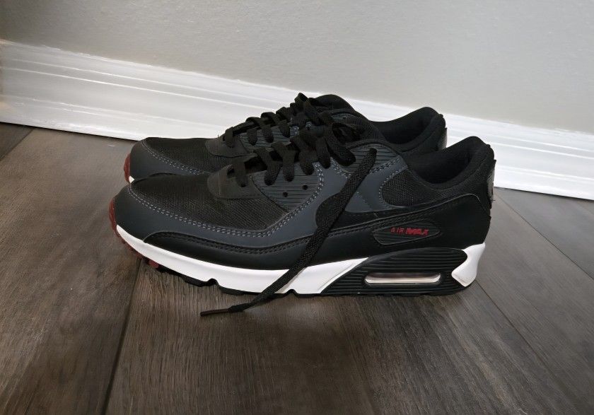 Nike Air Max 90 – Black/Red – Men’s Size 12.5– Like New