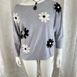 Aéda XL Gray Floral Appliqué Sweater Dolman Sleeve Knit Top Black White Daisies