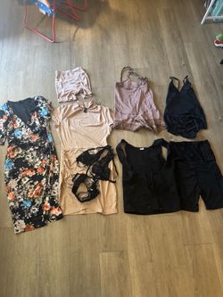 Women's Clothing Bundle – 8 Pieces/ different sizes :