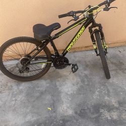 Mongoose Excursion Mountain Bike 24" Wheels