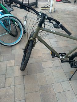 specialized seven speed 20” wheels mountain bike