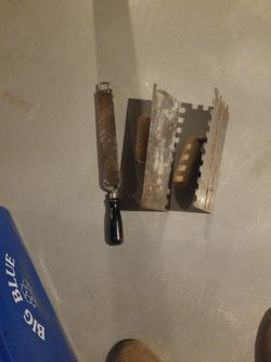 2 Trowels & Drywall Sander