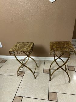 Folding tables