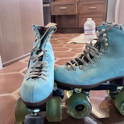 Moxie Roller Skates 🛼 Size 5