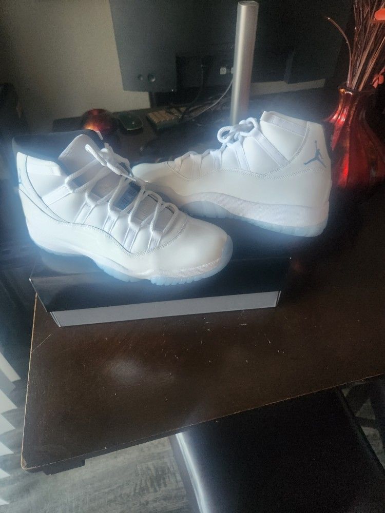 Jordan 11 "Columbia" Size 12.