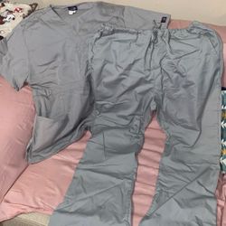 Woman’s Scrubs 