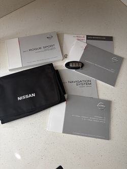 2017 Nissan Rogue Owners Manual (with key fob)