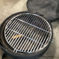 Portable Outdoor Fire pit And Barbecue!  With Cover.