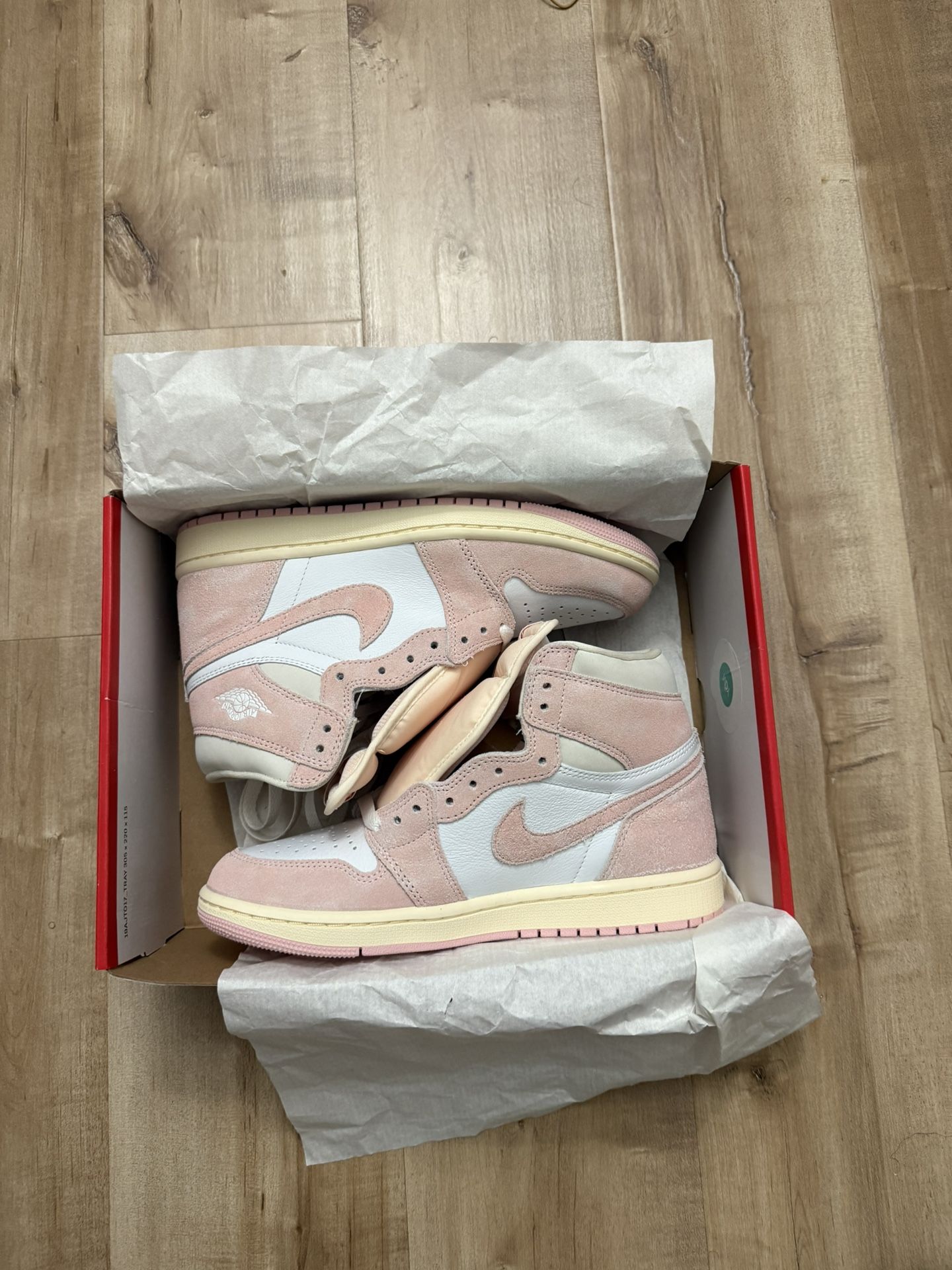 Wmns Air Jordan 1 Highs pink