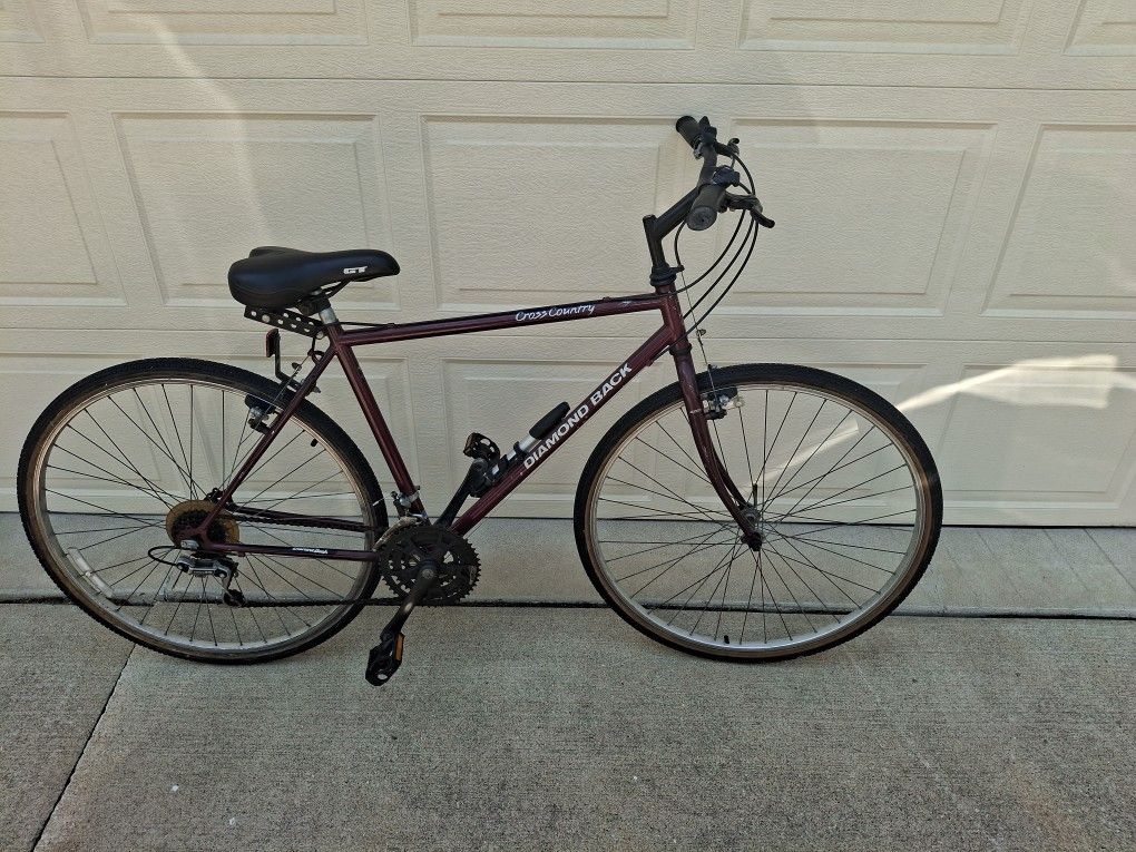 DiamondBack Cross Country Hybrid Bike