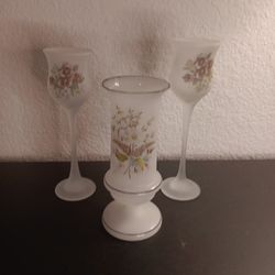 GORGEOUS 3 Pcs Set of VTG Victorian Bristol Glass Bud Vase & Candle Holders. 
