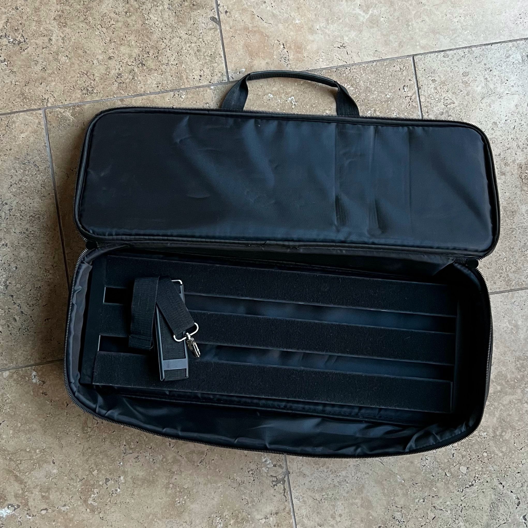 Pedaltrain Metro 24 Pedalboard with Carrying Case