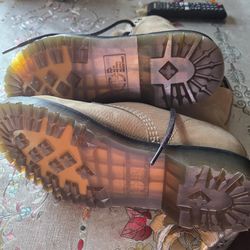 Dr martens boot 👢 size 6