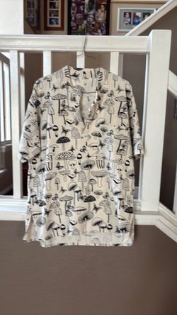 Size L button up