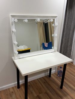 White Vanity Table with Lighted Mirror