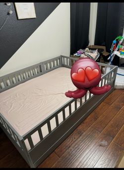 Full sized Toddler bed frame, with slats and detachable gate