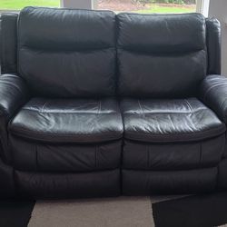 ROOMS TO GO- LEATHER- BROWN LOVE SOFA SET 