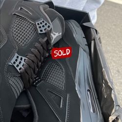 Jordan 4 Black Cats 