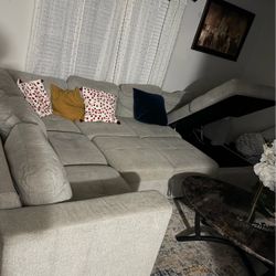 FREE DELIVERY ‼️Gray Sectional Couch