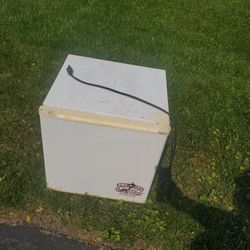 Haier 1.8 Cuft Fridge