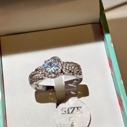 Elegant Round Stone Engagement-Style Ring, Silver