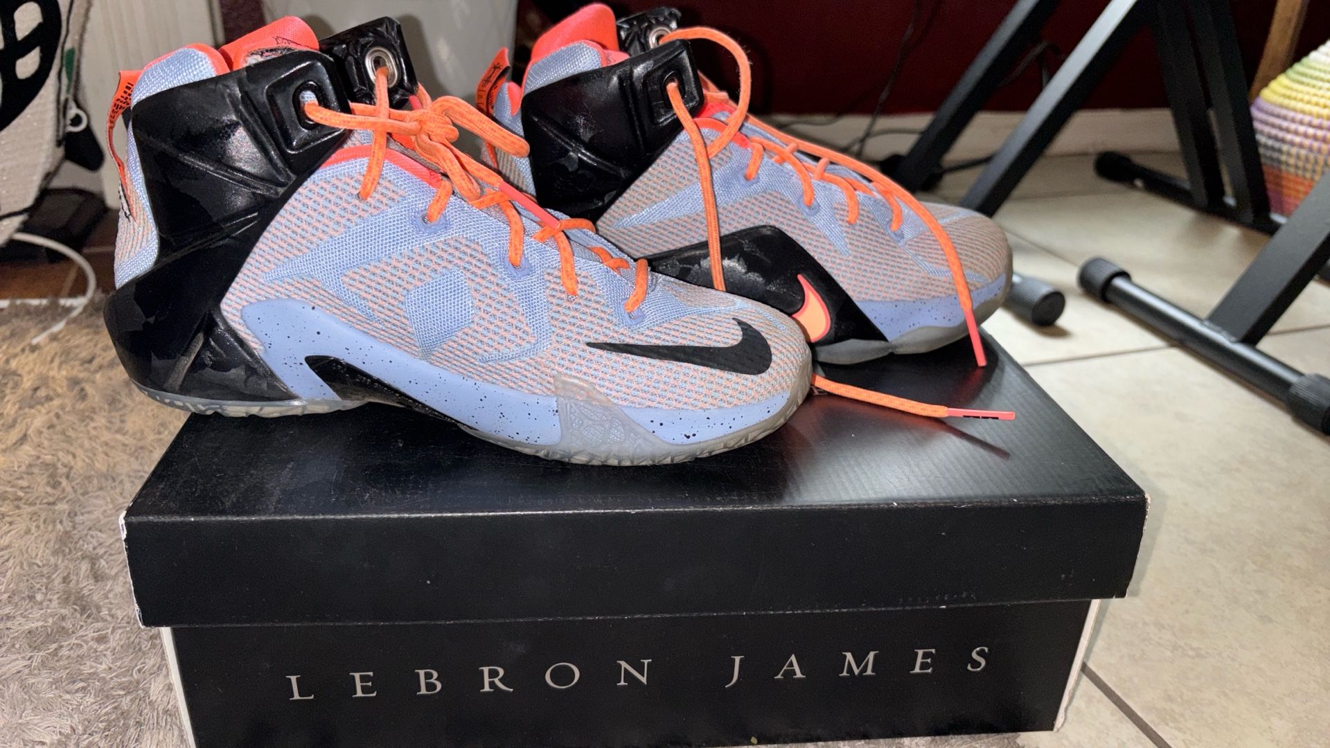 Lebron James XII shoes display picture 1
