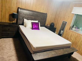 Queen bedroom set