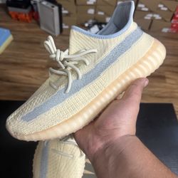 YEEZY 350 LINE 