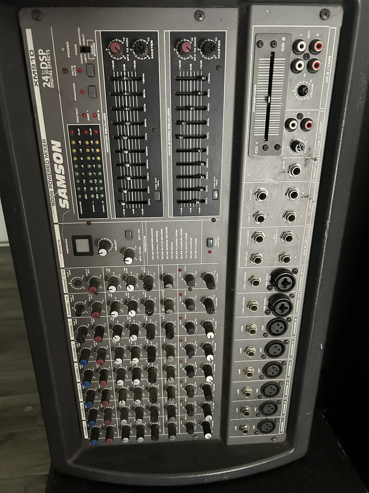 Samson 900 Watts Powered Mixer