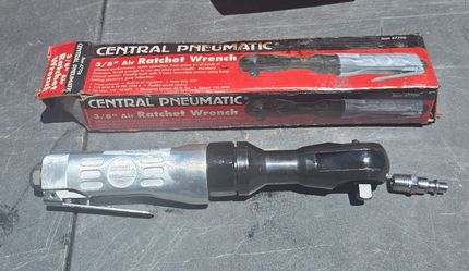 Central Pneumatic 3/8” Air Ratchet.