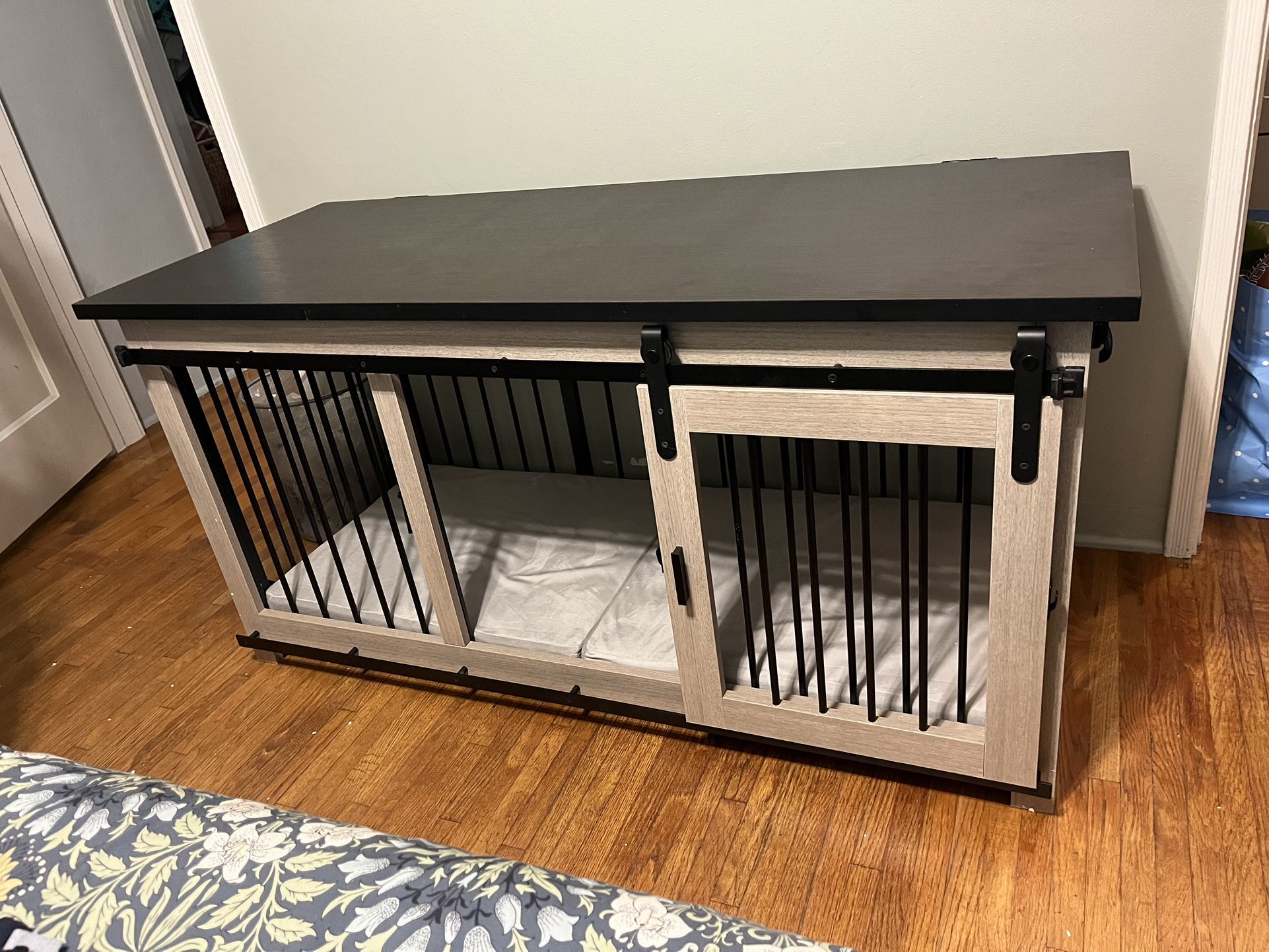 Frisco "Rockford" Dog Crate Credenza & Mat