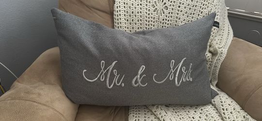 Throw Pillow (1)