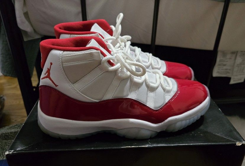 Air Jordan 11 CHERRY