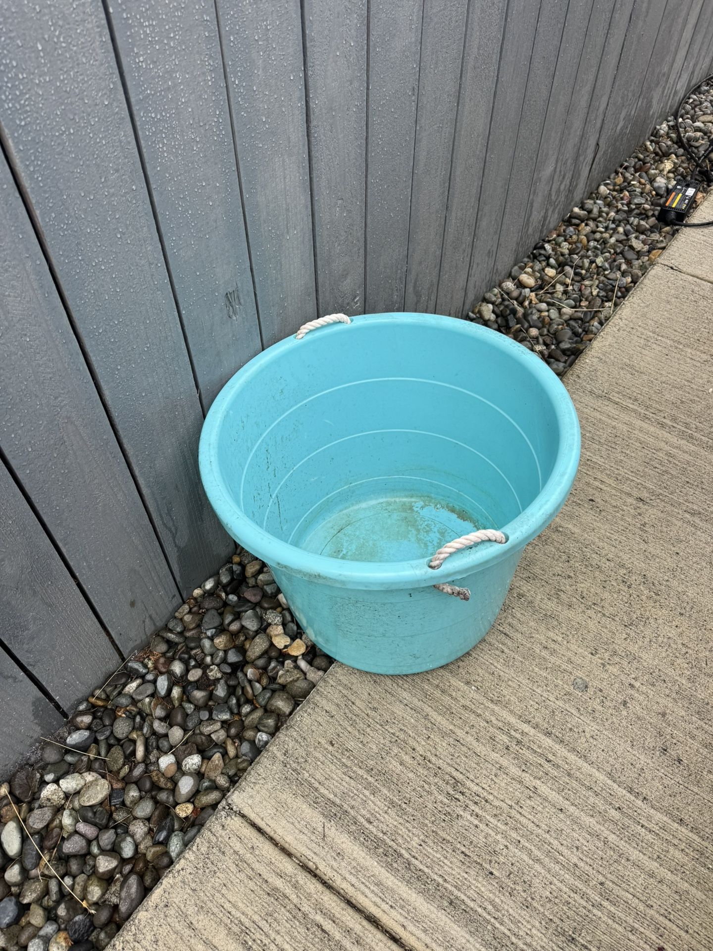 17 Gallon Tub (free)