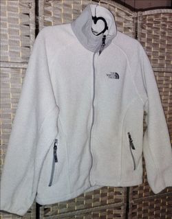 FIRM IN MERCED‼️ WOMEN'S THE NORTHFACE SIZE MEDIUM