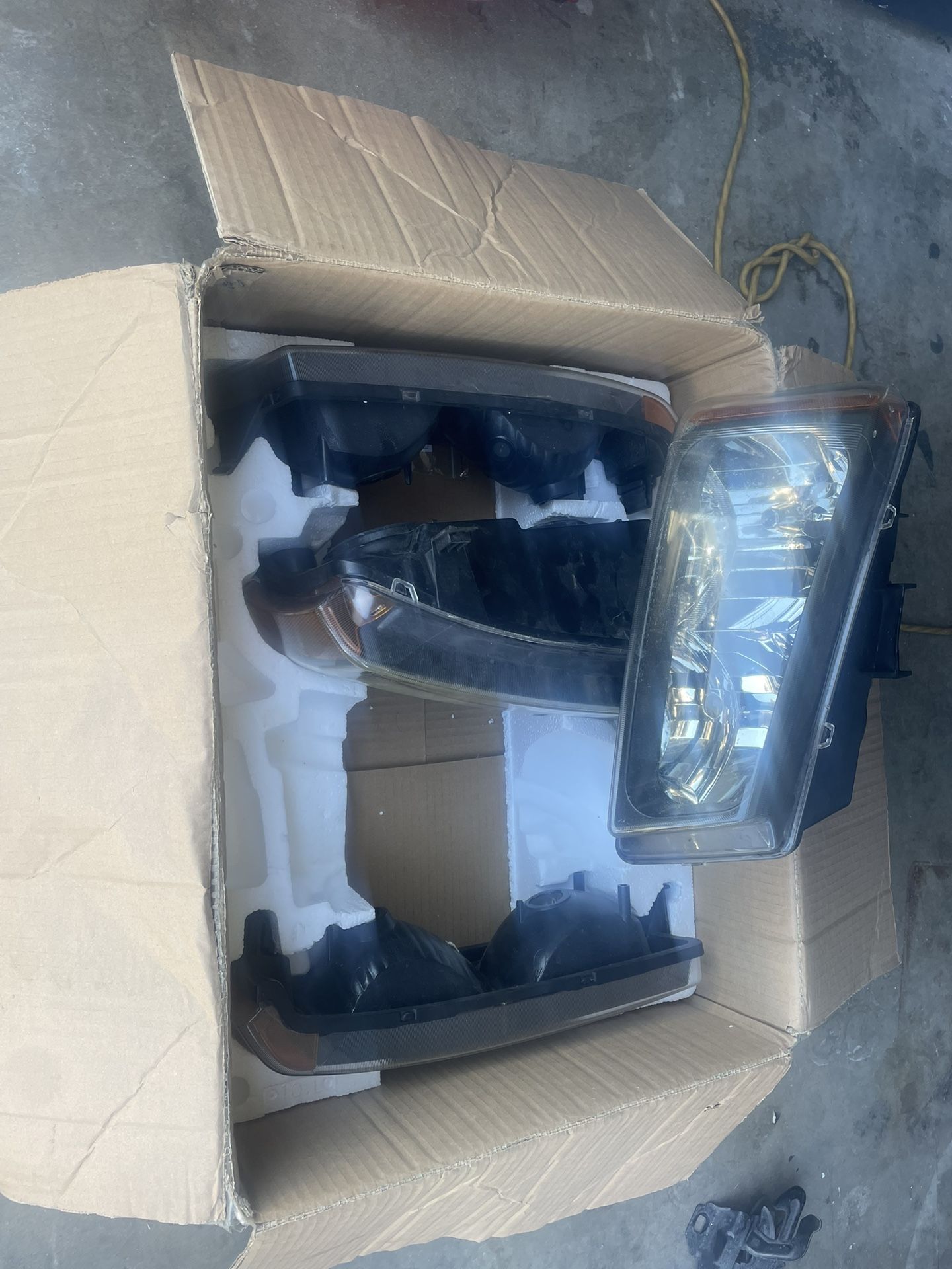 02 - 07 Chevy Silverado OEM Light,s