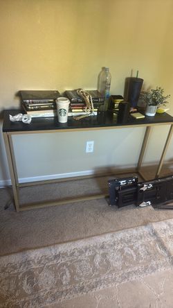 Entry way table