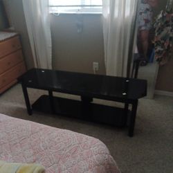 TV Stand.          TABLE GAMING 